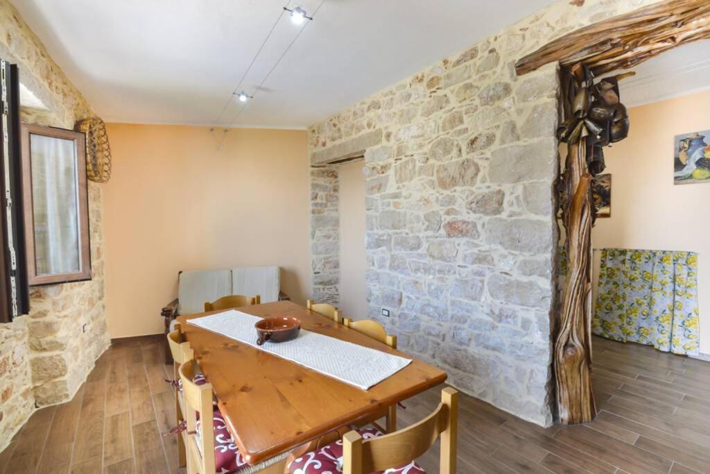 Appartamento Vista Incantevole Domm'E Orrosaria Baunei Exterior foto