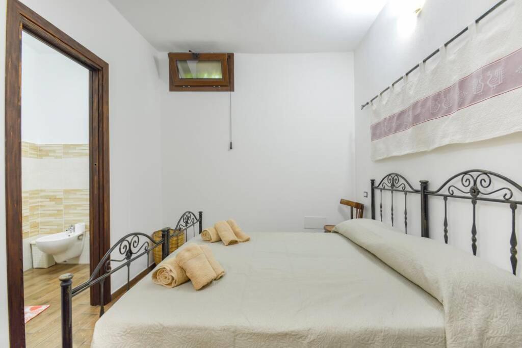 Appartamento Vista Incantevole Domm'E Orrosaria Baunei Exterior foto