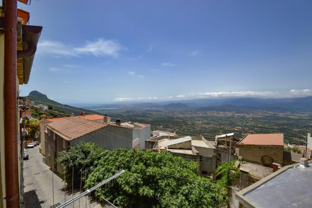 Appartamento Vista Incantevole Domm'E Orrosaria Baunei Exterior foto
